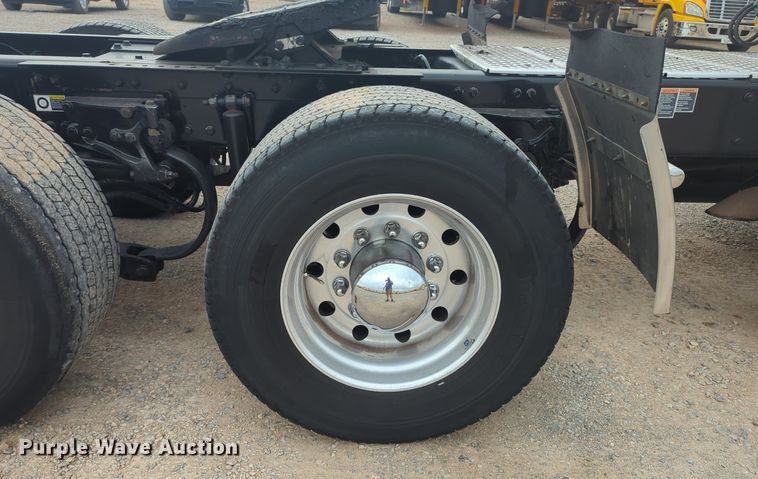 image for item MX9531 2020 Kenworth T680  semi truck