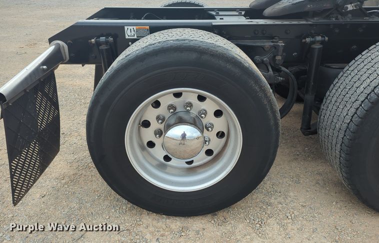 image for item MX9531 2020 Kenworth T680  semi truck