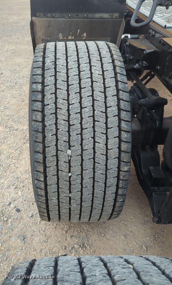 image for item MX9531 2020 Kenworth T680  semi truck