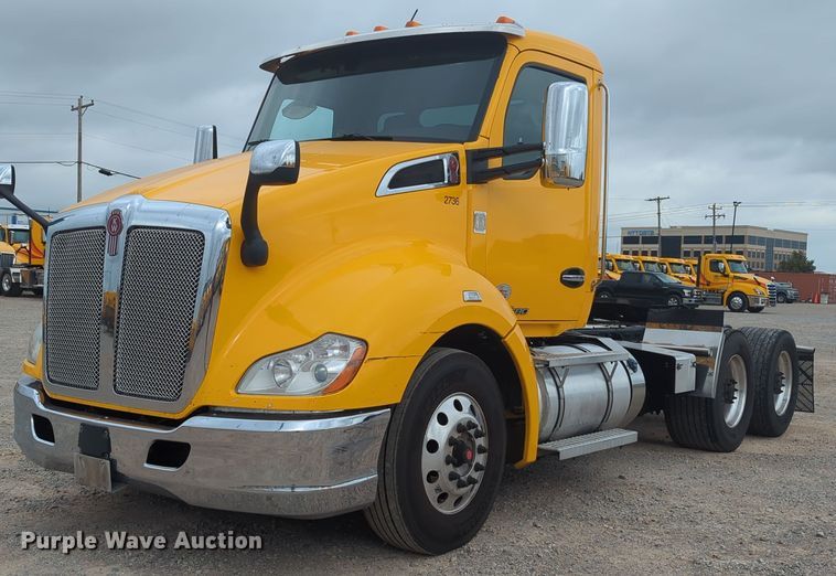 image for item MX9532 2020 Kenworth T680  semi truck