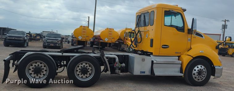 image for item MX9532 2020 Kenworth T680  semi truck