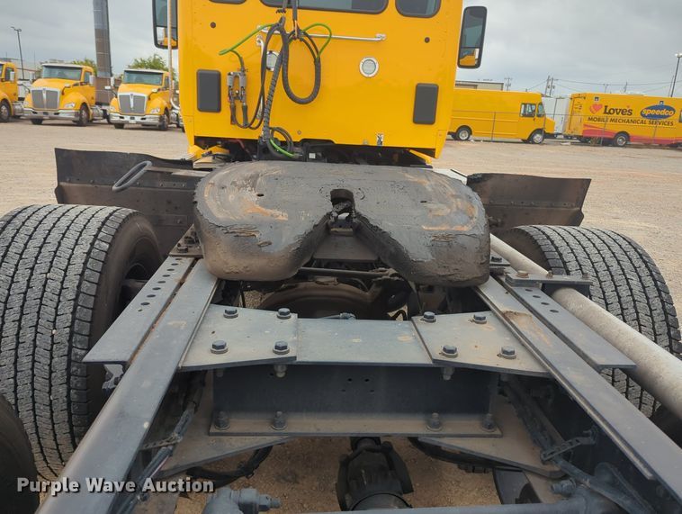 image for item MX9532 2020 Kenworth T680  semi truck