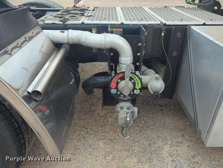 image for item MX9532 2020 Kenworth T680  semi truck