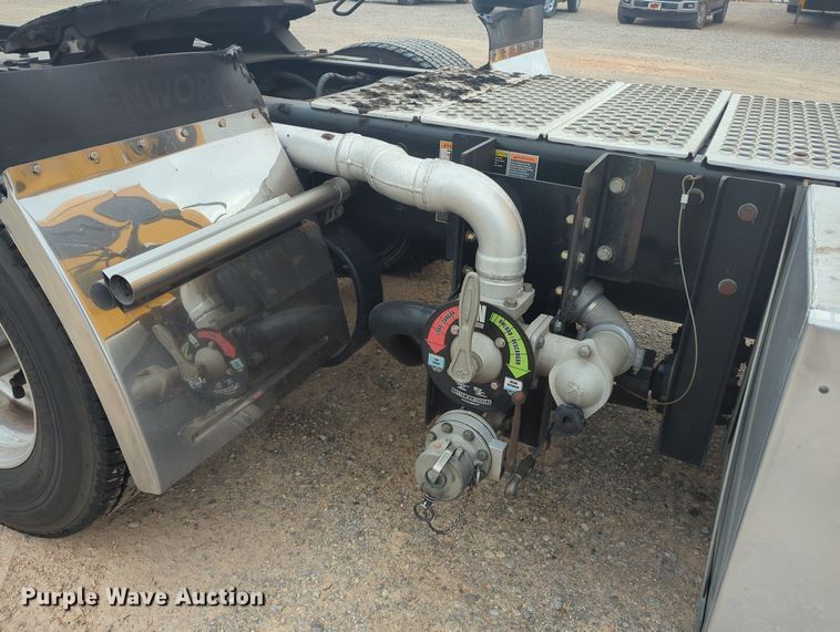 image for item MX9532 2020 Kenworth T680  semi truck