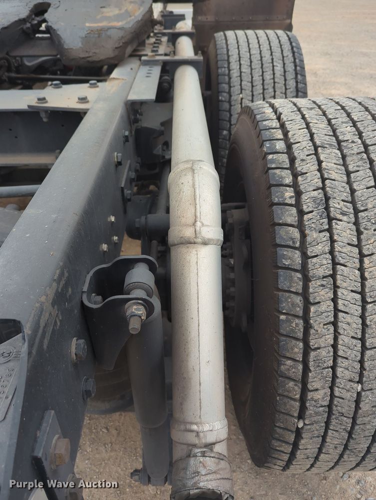 image for item MX9532 2020 Kenworth T680  semi truck