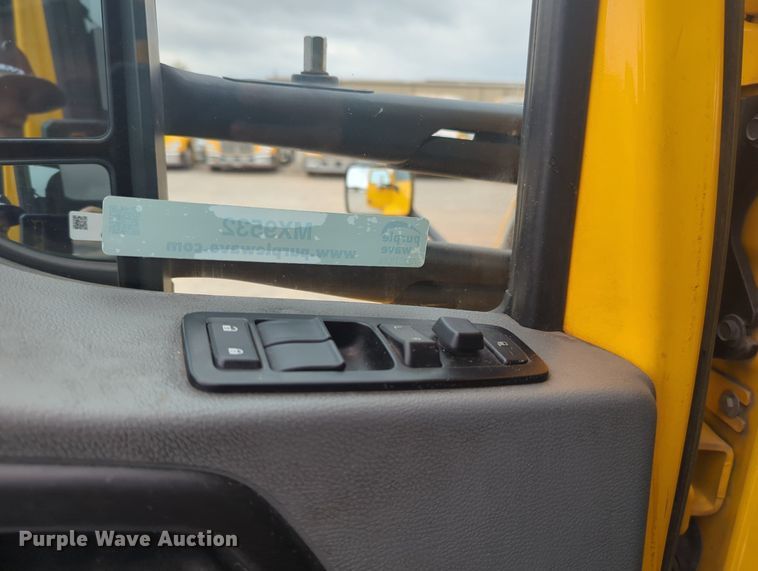 image for item MX9532 2020 Kenworth T680  semi truck