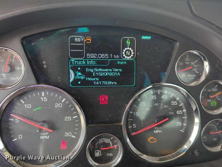 image for item MX9532 2020 Kenworth T680  semi truck