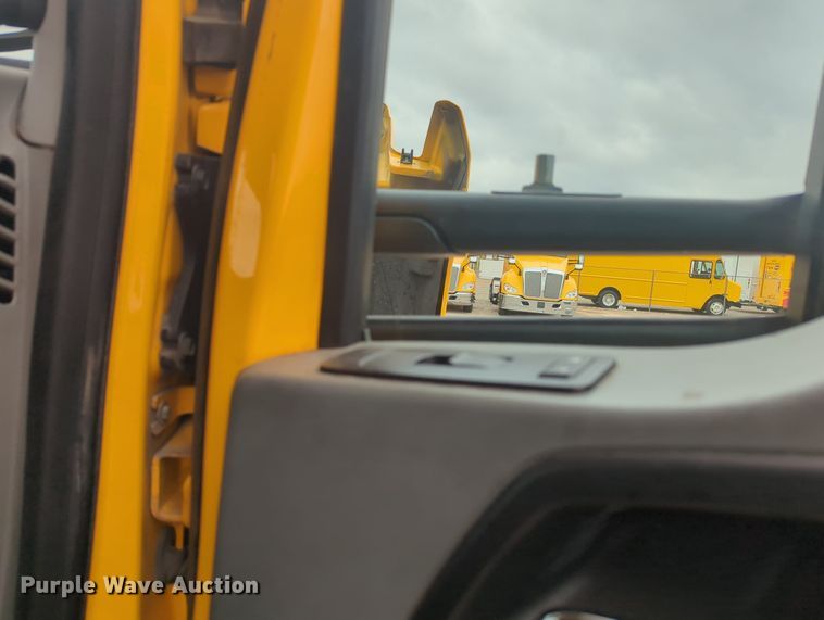 image for item MX9532 2020 Kenworth T680  semi truck