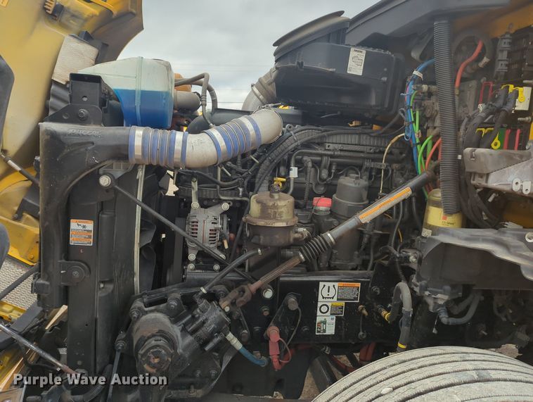 image for item MX9532 2020 Kenworth T680  semi truck