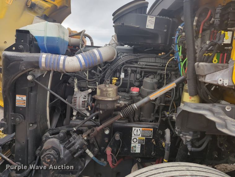 image for item MX9532 2020 Kenworth T680  semi truck