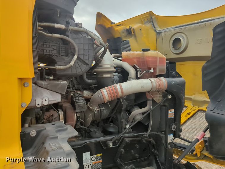 image for item MX9532 2020 Kenworth T680  semi truck