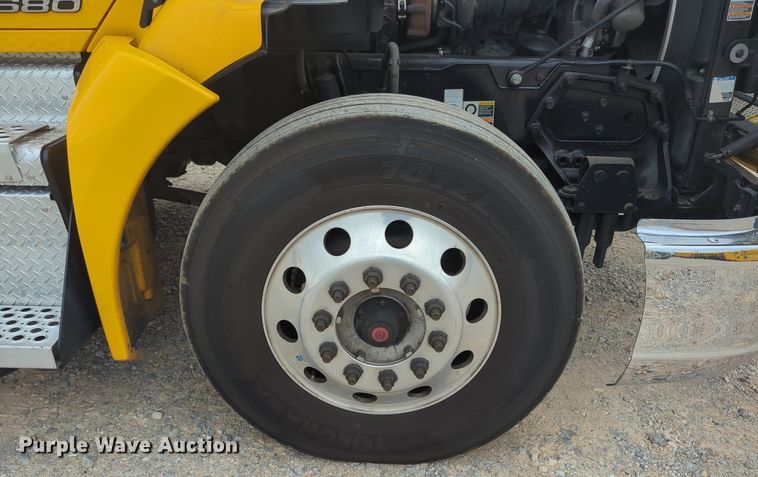 image for item MX9532 2020 Kenworth T680  semi truck