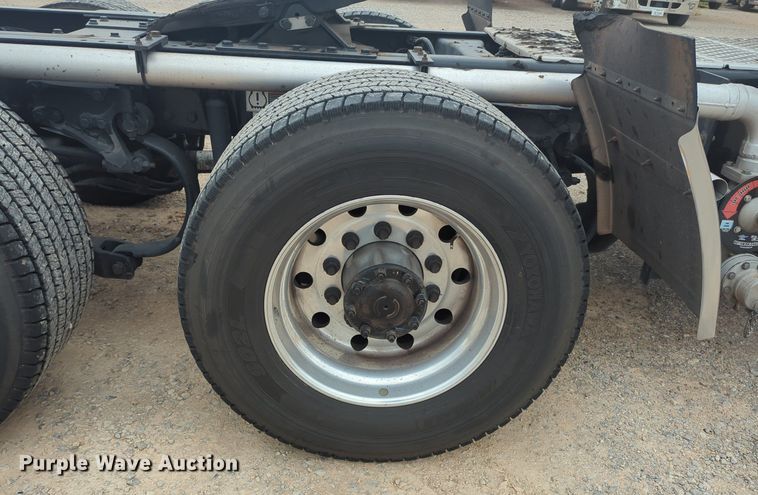 image for item MX9532 2020 Kenworth T680  semi truck