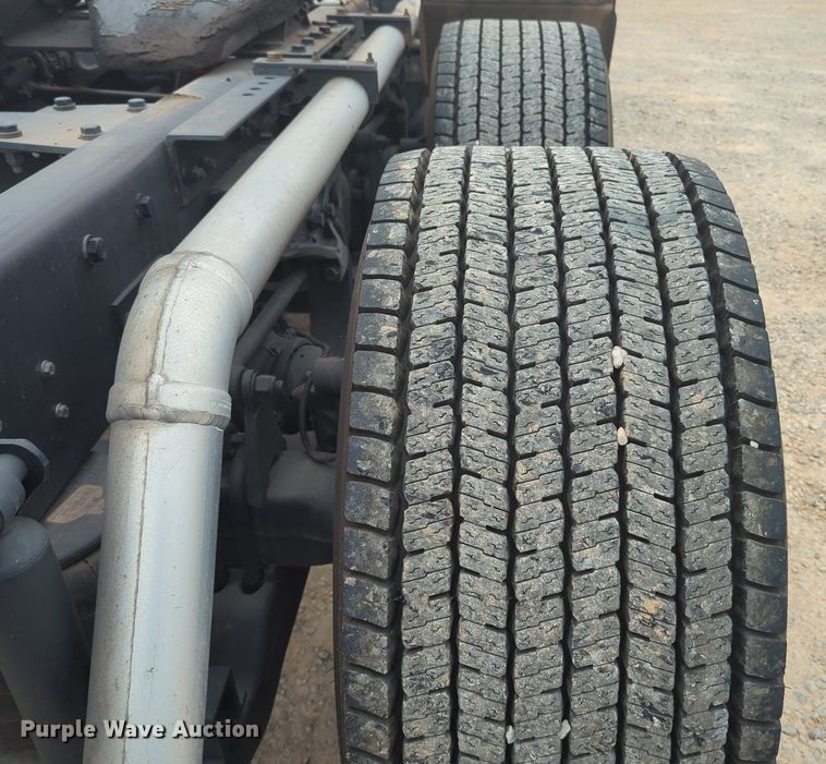 image for item MX9532 2020 Kenworth T680  semi truck