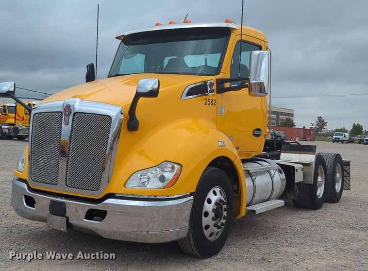 image for item MX9533 2019 Kenworth T680  semi truck