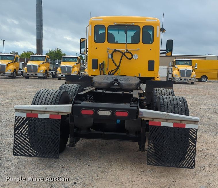image for item MX9533 2019 Kenworth T680  semi truck