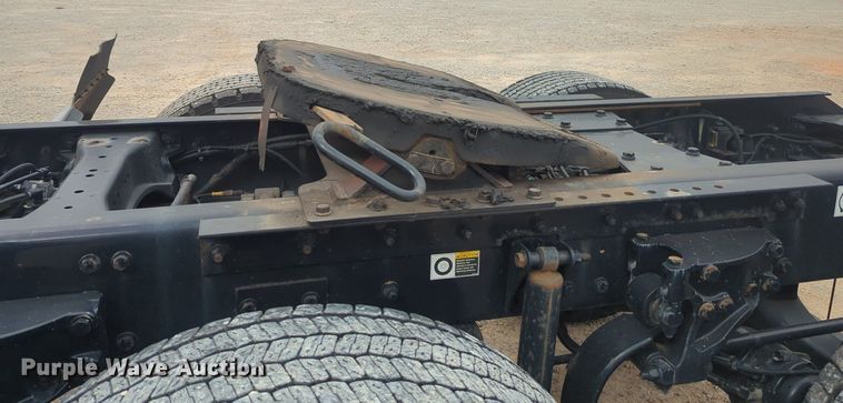 image for item MX9533 2019 Kenworth T680  semi truck