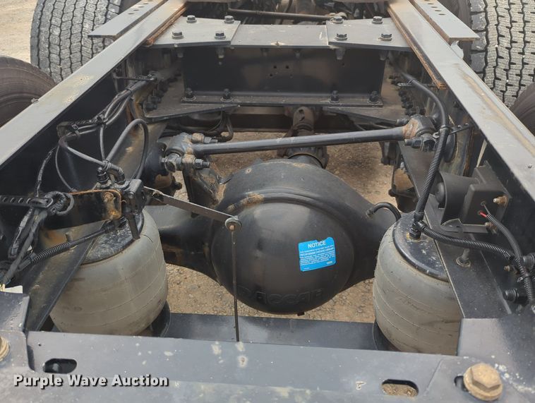 image for item MX9533 2019 Kenworth T680  semi truck