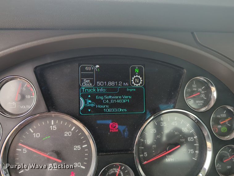 image for item MX9533 2019 Kenworth T680  semi truck