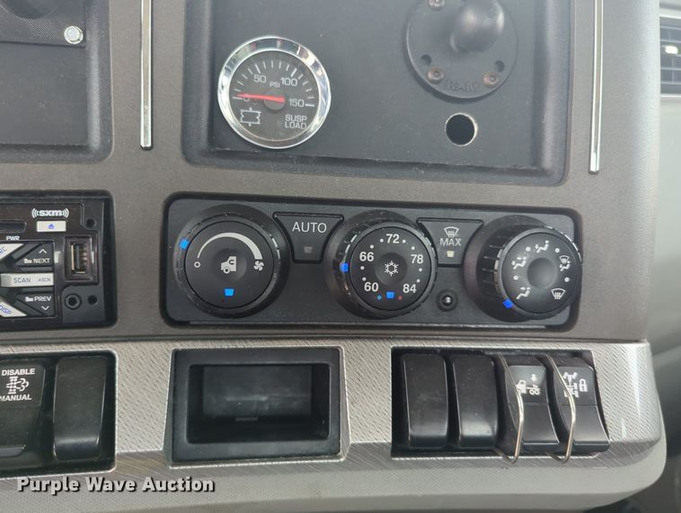 image for item MX9533 2019 Kenworth T680  semi truck