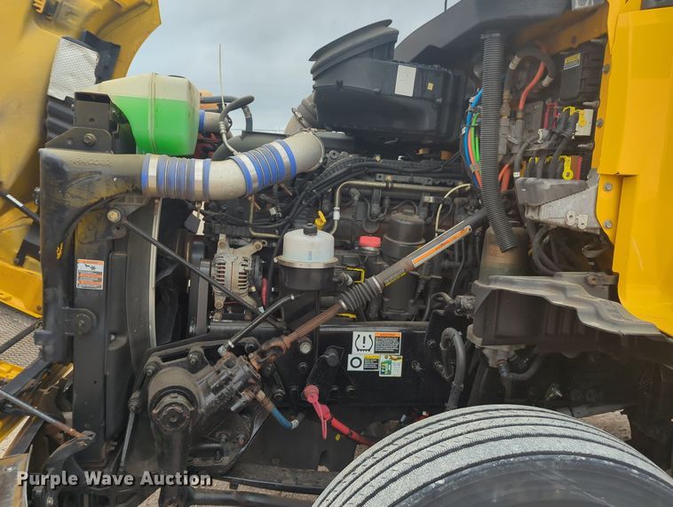 image for item MX9533 2019 Kenworth T680  semi truck