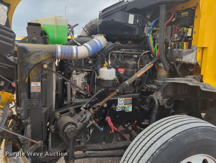 image for item MX9533 2019 Kenworth T680  semi truck