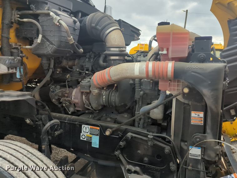 image for item MX9533 2019 Kenworth T680  semi truck