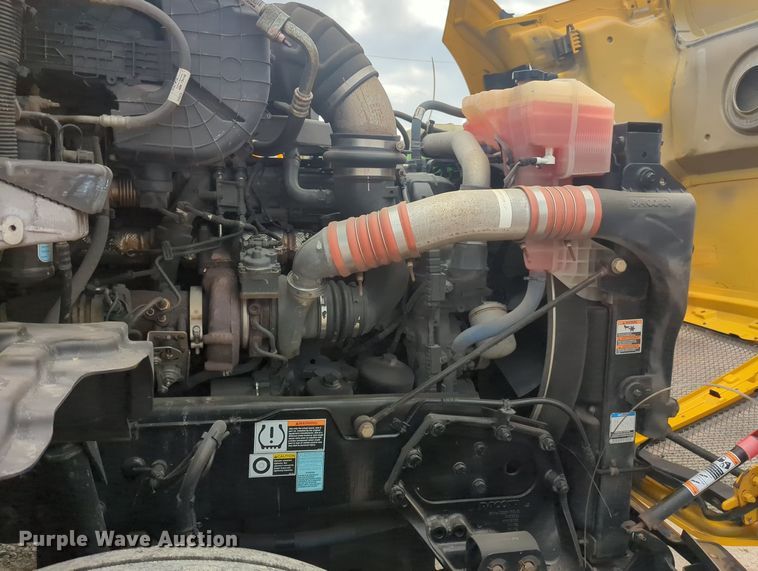 image for item MX9533 2019 Kenworth T680  semi truck