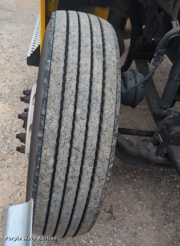 image for item MX9533 2019 Kenworth T680  semi truck