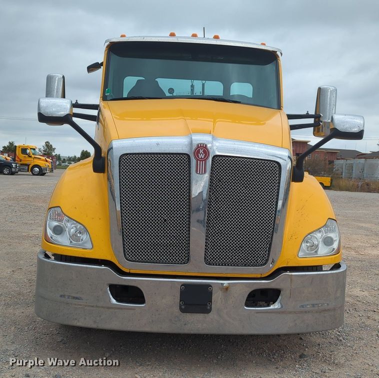 image for item MX9534 2020 Kenworth T680  semi truck