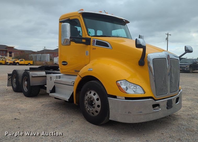 image for item MX9534 2020 Kenworth T680  semi truck