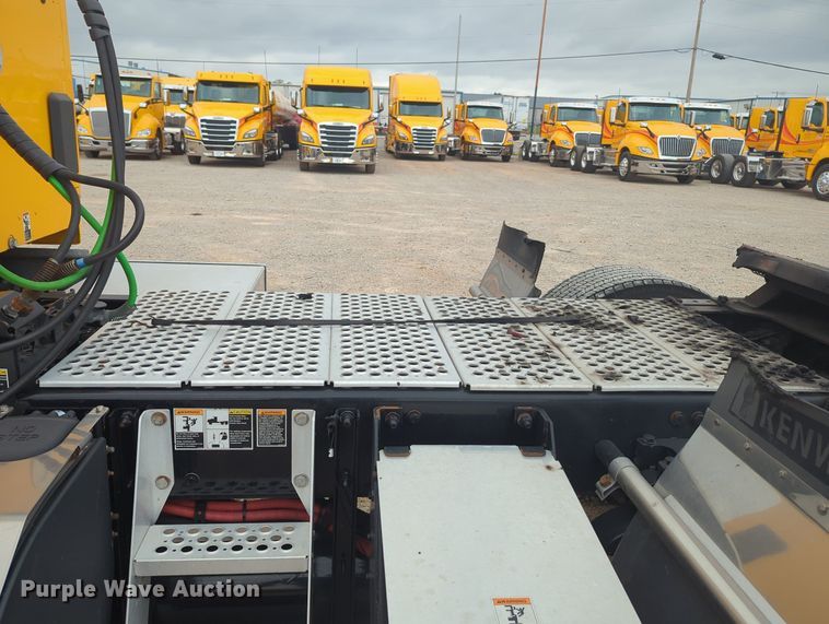image for item MX9534 2020 Kenworth T680  semi truck