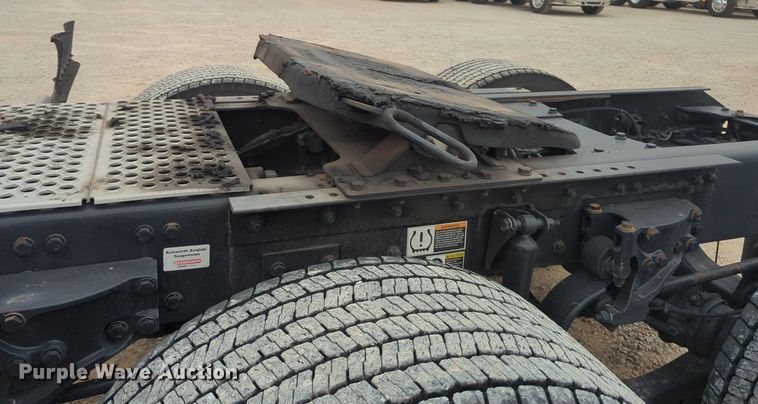 image for item MX9534 2020 Kenworth T680  semi truck