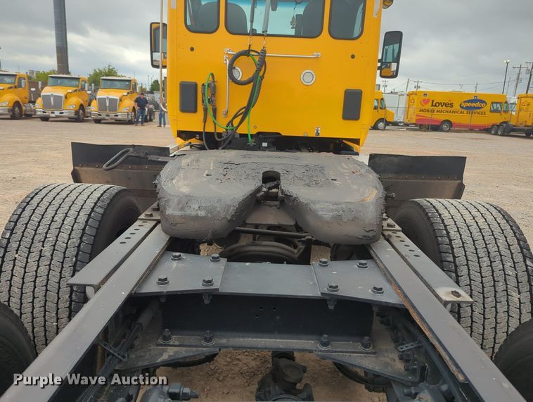 image for item MX9534 2020 Kenworth T680  semi truck