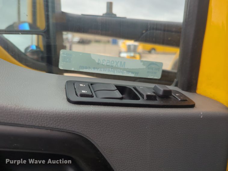 image for item MX9534 2020 Kenworth T680  semi truck