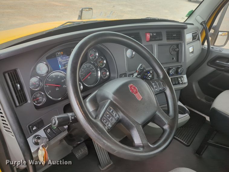 image for item MX9534 2020 Kenworth T680  semi truck
