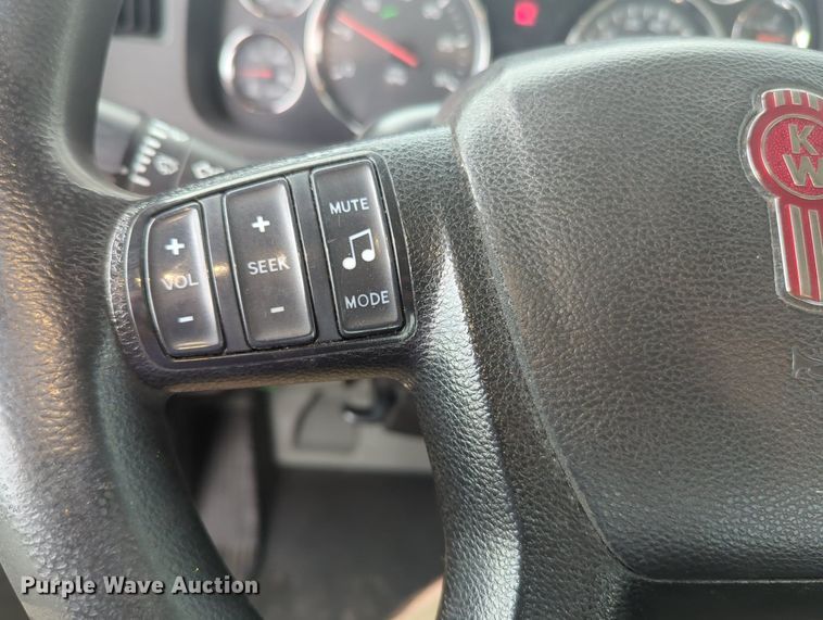 image for item MX9534 2020 Kenworth T680  semi truck