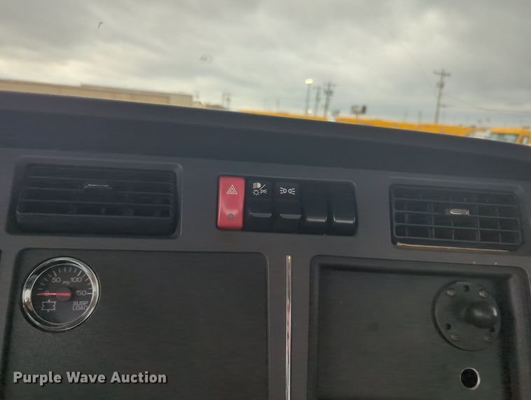 image for item MX9534 2020 Kenworth T680  semi truck