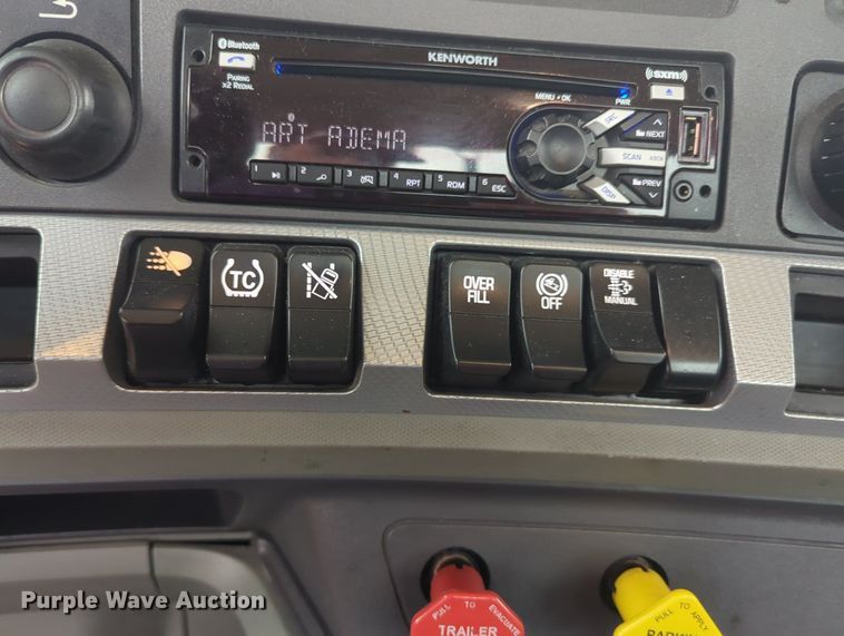 image for item MX9534 2020 Kenworth T680  semi truck