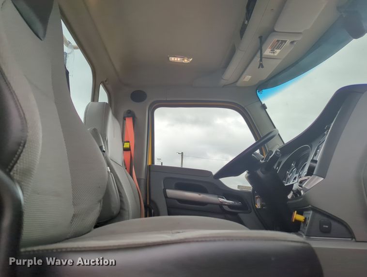 image for item MX9534 2020 Kenworth T680  semi truck