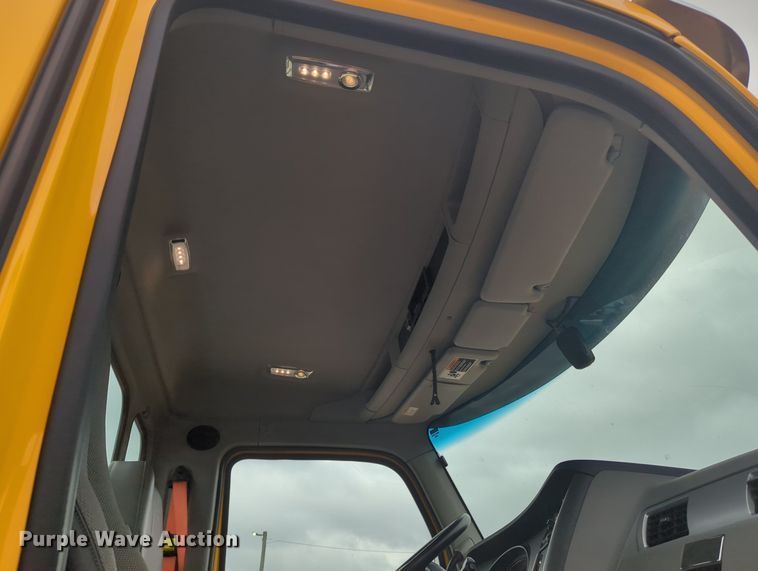 image for item MX9534 2020 Kenworth T680  semi truck