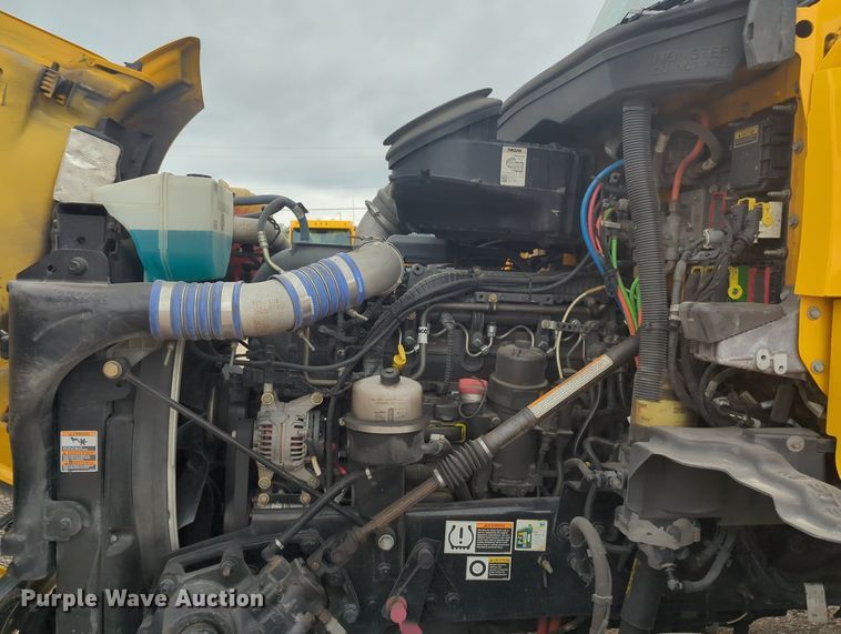 image for item MX9534 2020 Kenworth T680  semi truck