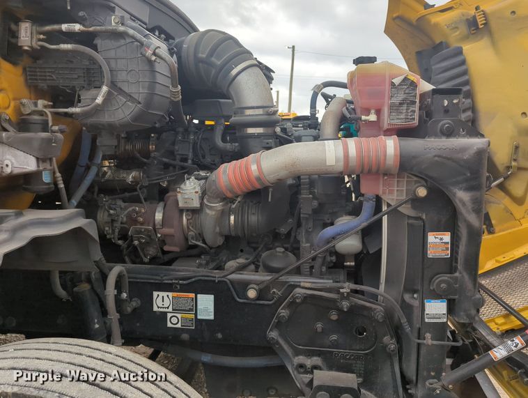 image for item MX9534 2020 Kenworth T680  semi truck