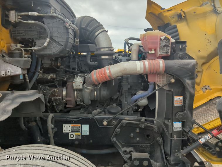 image for item MX9534 2020 Kenworth T680  semi truck