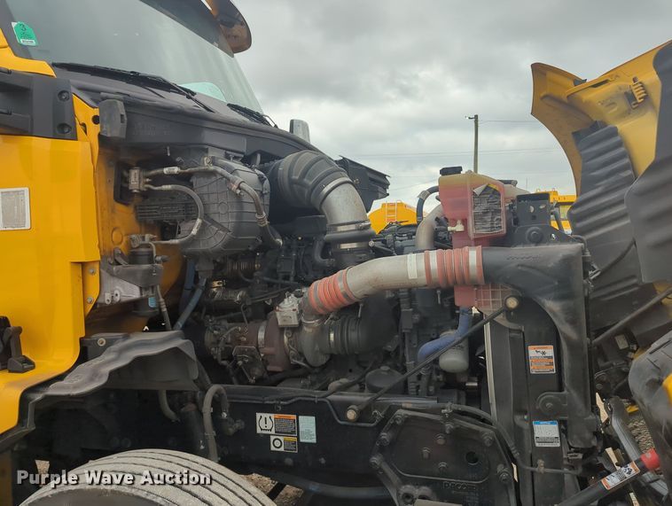 image for item MX9534 2020 Kenworth T680  semi truck