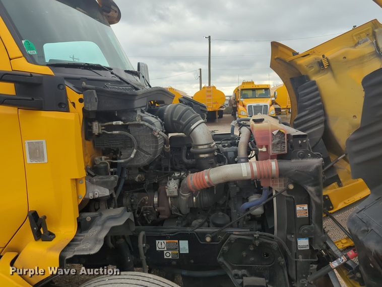 image for item MX9534 2020 Kenworth T680  semi truck