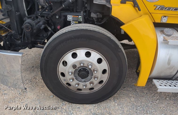 image for item MX9534 2020 Kenworth T680  semi truck