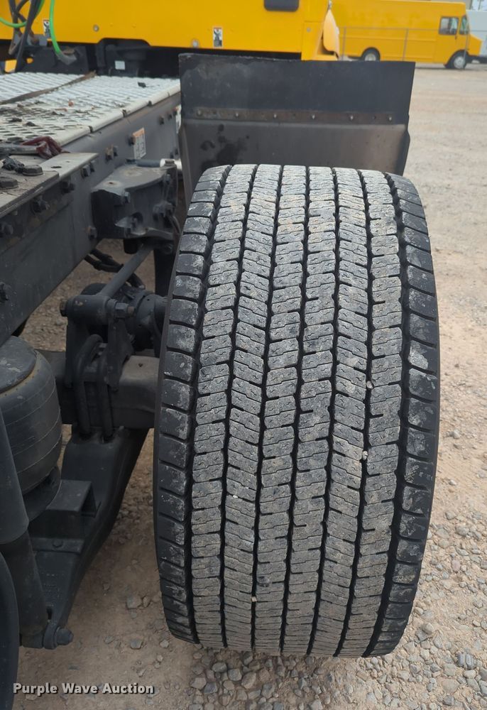 image for item MX9534 2020 Kenworth T680  semi truck