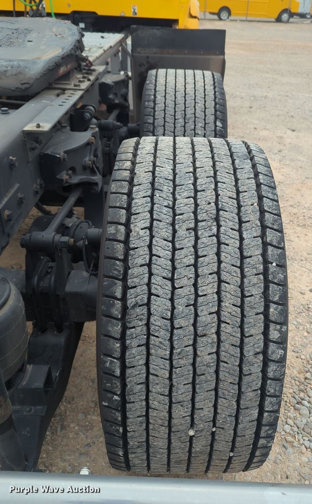 image for item MX9534 2020 Kenworth T680  semi truck