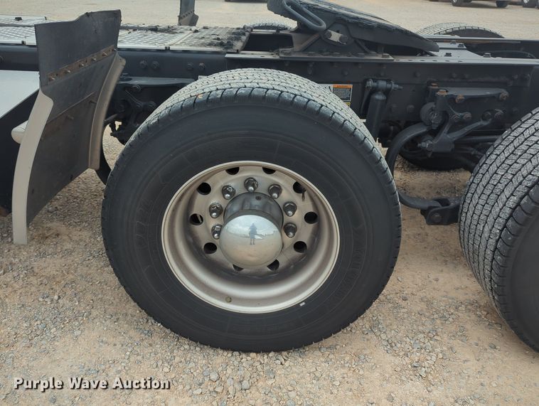 image for item MX9534 2020 Kenworth T680  semi truck